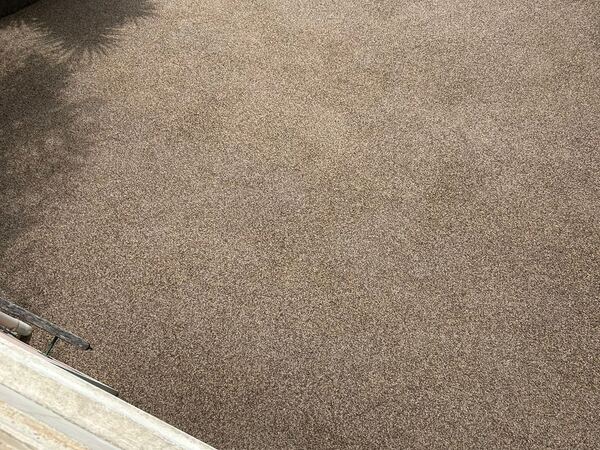 Résidence privée — terrasse finie en résine